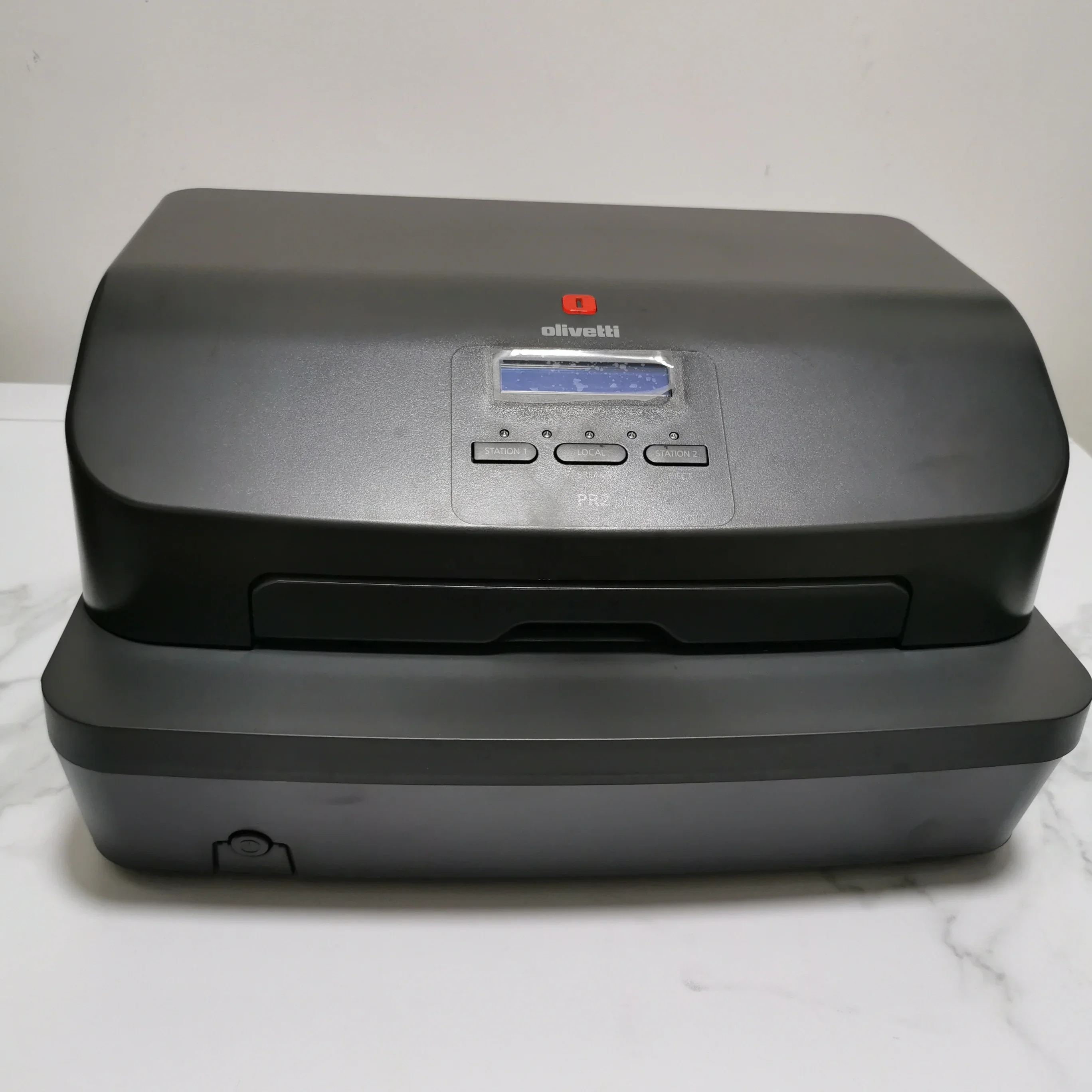 Commercial Printing Factory - طابعة أوليفيتي PR2plus السوداء ذات الشاشة